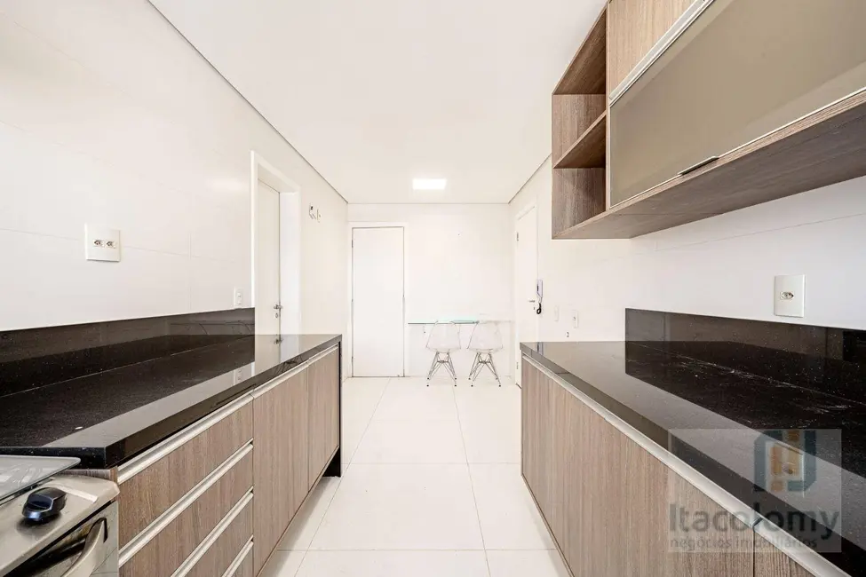 Apartamento com 3 quartos para alugar, 207m2 em Alphaville Industrial, Barueri - SP - imagem 7 Foto 7 de Apartamento com 3 quartos para alugar, 207m2 em Alphaville Industrial, Barueri - SP