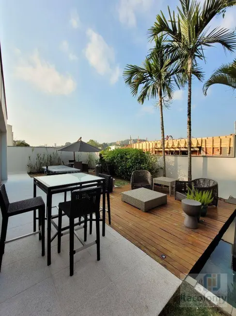 Foto 2 de Casa de Condomínio com 4 quartos à venda, 380m2 em Santana De Parnaiba - SP