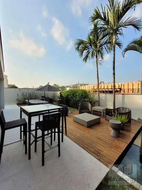 Casa de Condomínio com 4 quartos à venda, 380m2 em Santana De Parnaiba - SP - imagem 2 Foto 2 de Casa de Condomínio com 4 quartos à venda, 380m2 em Santana De Parnaiba - SP