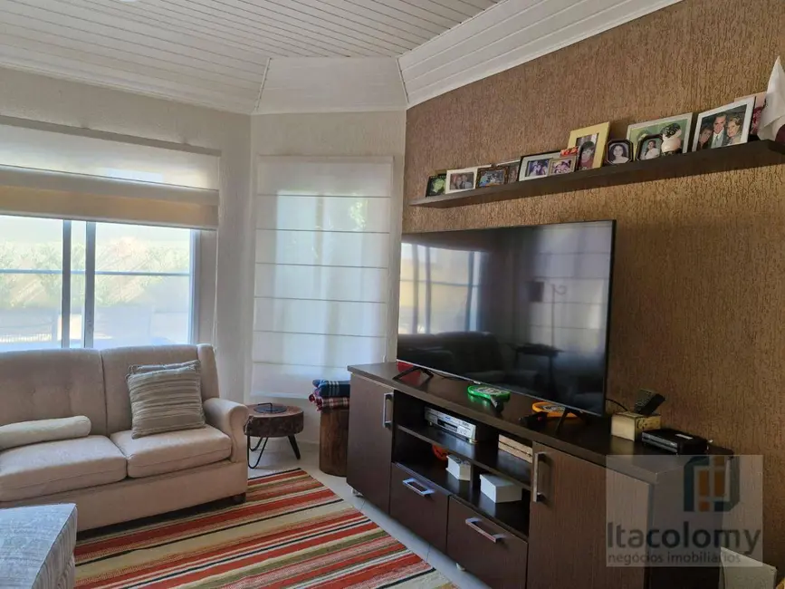 Casa de Condomínio com 4 quartos à venda, 360m2 em Santana De Parnaiba - SP - imagem 3 Foto 3 de Casa de Condomínio com 4 quartos à venda, 360m2 em Santana De Parnaiba - SP