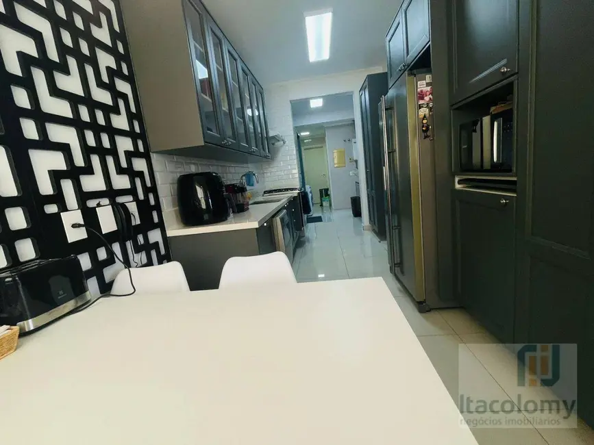 Apartamento com 3 quartos à venda, 201m2 em Tamboré, Barueri - SP - imagem 6 Foto 6 de Apartamento com 3 quartos à venda, 201m2 em Tamboré, Barueri - SP