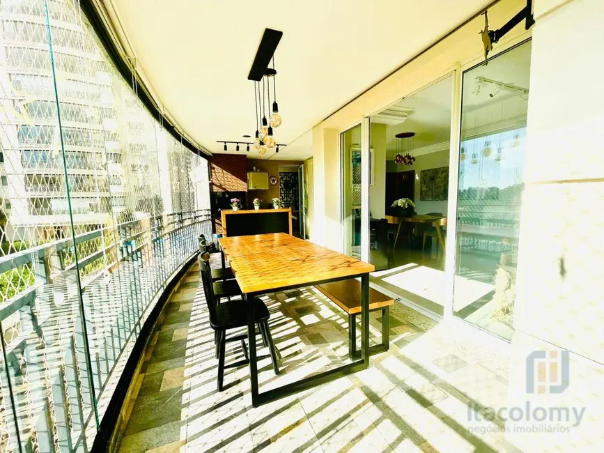 Apartamento com 3 quartos à venda, 201m2 em Tamboré, Barueri - SP - imagem 2 Foto 2 de Apartamento com 3 quartos à venda, 201m2 em Tamboré, Barueri - SP