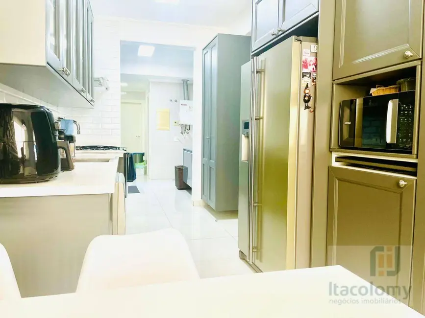 Apartamento com 3 quartos à venda, 201m2 em Tamboré, Barueri - SP - imagem 4 Foto 4 de Apartamento com 3 quartos à venda, 201m2 em Tamboré, Barueri - SP