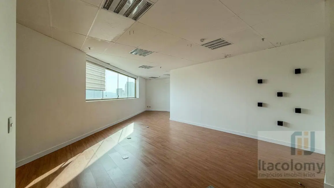 Foto 3 de Sala Comercial para alugar, 59m2 em Empresarial 18 do Forte, Barueri - SP