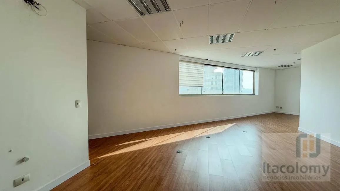 Foto 2 de Sala Comercial para alugar, 59m2 em Empresarial 18 do Forte, Barueri - SP