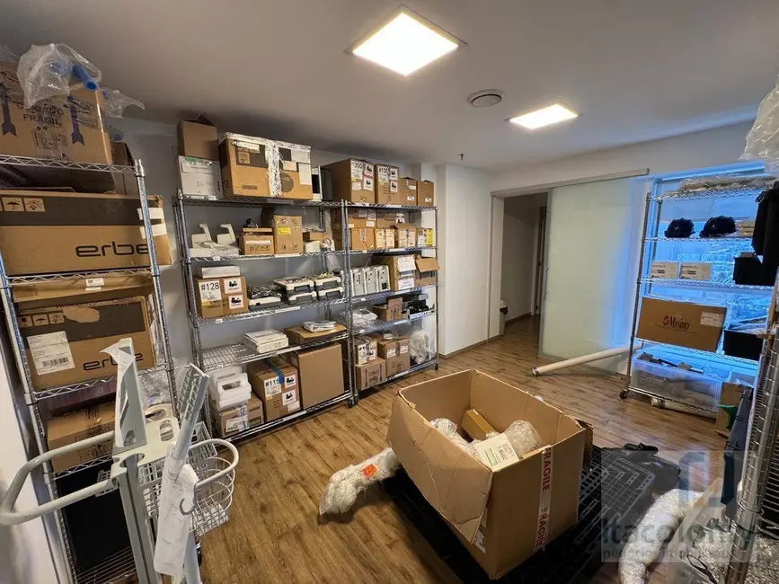 Foto 9 de Sala Comercial à venda, 200m2 em Alphaville Empresarial, Barueri - SP