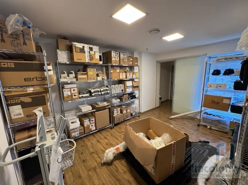Foto 9 de Sala Comercial à venda, 200m2 em Alphaville Empresarial, Barueri - SP
