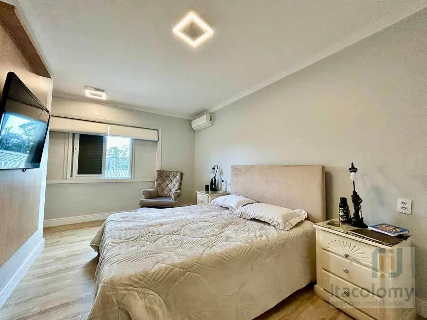 Foto 8 de Casa de Condomínio com 3 quartos à venda, 565m2 em Barueri - SP