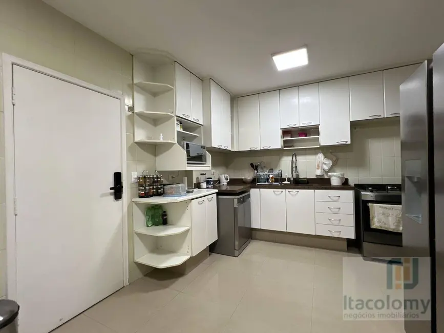 Apartamento com 3 quartos à venda, 162m2 em Alphaville Industrial, Barueri - SP - imagem 4 Foto 4 de Apartamento com 3 quartos à venda, 162m2 em Alphaville Industrial, Barueri - SP