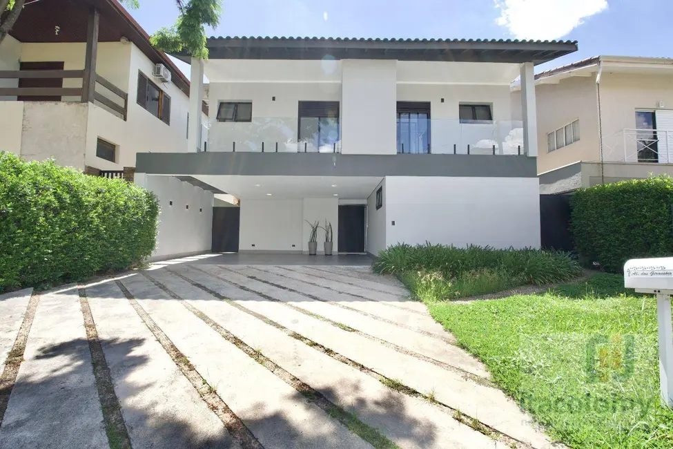 Casa de Condomínio com 3 quartos à venda, 374m2 em Santana De Parnaiba - SP - imagem 1 Foto 1 de Casa de Condomínio com 3 quartos à venda, 374m2 em Santana De Parnaiba - SP