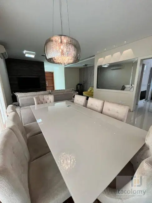 Foto 3 de Casa de Condomínio com 4 quartos à venda, 380m2 em Santana De Parnaiba - SP