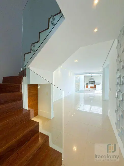 Foto 4 de Casa de Condomínio com 3 quartos à venda, 200m2 em Tamboré, Santana De Parnaiba - SP