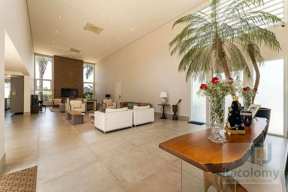 Casa de Condomínio com 4 quartos à venda, 3000m2 em Residencial Tamboré, Barueri - SP - imagem 4 Foto 4 de Casa de Condomínio com 4 quartos à venda, 3000m2 em Residencial Tamboré, Barueri - SP