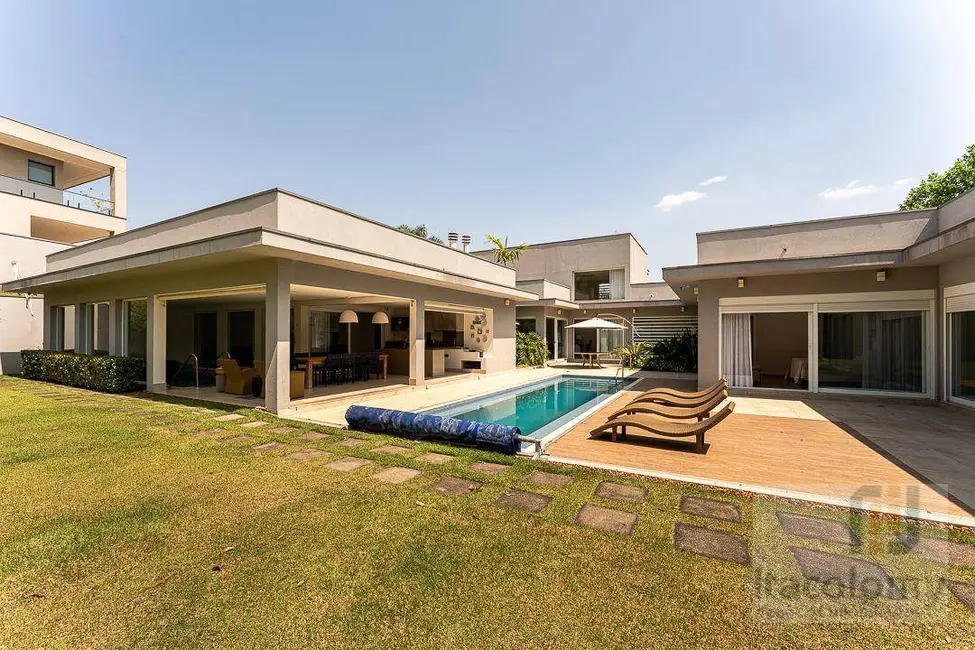 Casa de Condomínio com 4 quartos à venda, 3000m2 em Residencial Tamboré, Barueri - SP - imagem 2 Foto 2 de Casa de Condomínio com 4 quartos à venda, 3000m2 em Residencial Tamboré, Barueri - SP