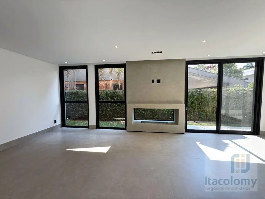 Casa de Condomínio com 4 quartos à venda, 360m2 em Santana De Parnaiba - SP - imagem 8 Foto 8 de Casa de Condomínio com 4 quartos à venda, 360m2 em Santana De Parnaiba - SP