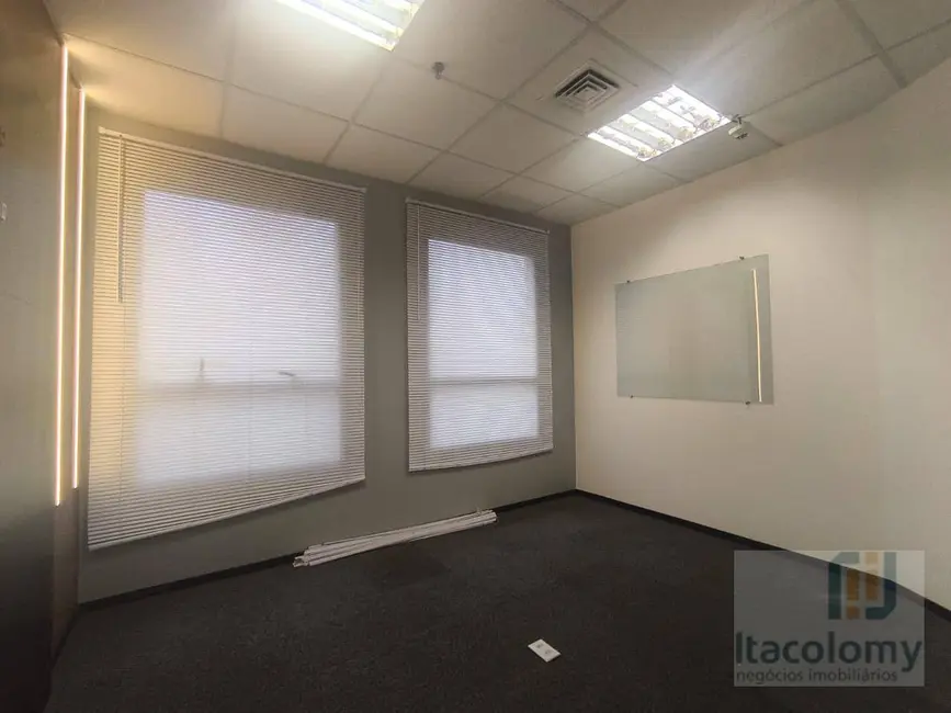 Foto 2 de Sala Comercial à venda e para alugar, 76m2 em Tamboré, Barueri - SP