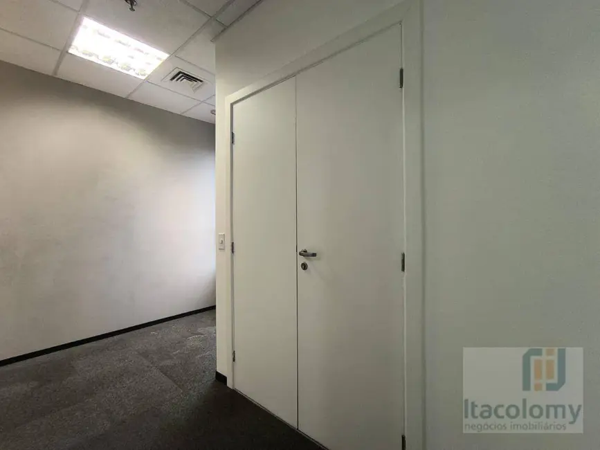 Foto 3 de Sala Comercial à venda e para alugar, 76m2 em Tamboré, Barueri - SP