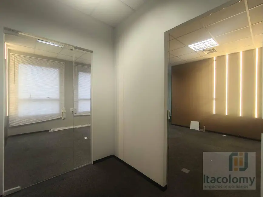 Foto 5 de Sala Comercial à venda e para alugar, 76m2 em Tamboré, Barueri - SP