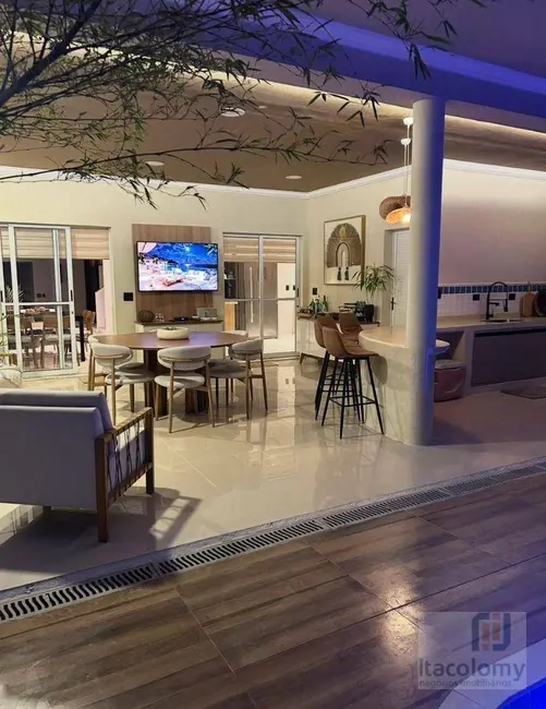 Foto 9 de Casa de Condomínio com 4 quartos à venda, 360m2 em Santana De Parnaiba - SP