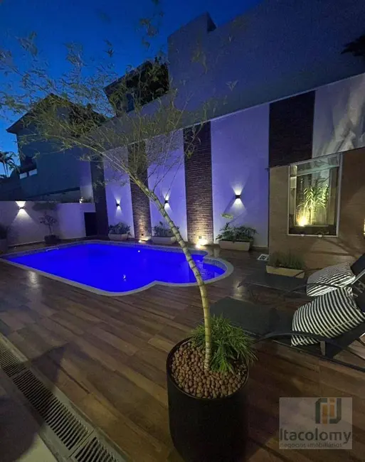 Casa de Condomínio com 4 quartos à venda, 360m2 em Santana De Parnaiba - SP - imagem 2 Foto 2 de Casa de Condomínio com 4 quartos à venda, 360m2 em Santana De Parnaiba - SP