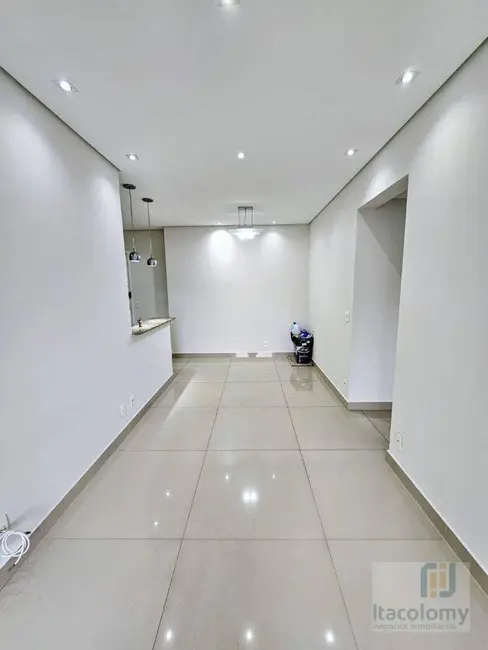 Apartamento com 3 quartos para alugar, 96m2 em Empresarial 18 do Forte, Barueri - SP - imagem 8 Foto 8 de Apartamento com 3 quartos para alugar, 96m2 em Empresarial 18 do Forte, Barueri - SP