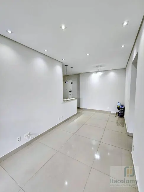 Apartamento com 3 quartos para alugar, 96m2 em Empresarial 18 do Forte, Barueri - SP - imagem 9 Foto 9 de Apartamento com 3 quartos para alugar, 96m2 em Empresarial 18 do Forte, Barueri - SP