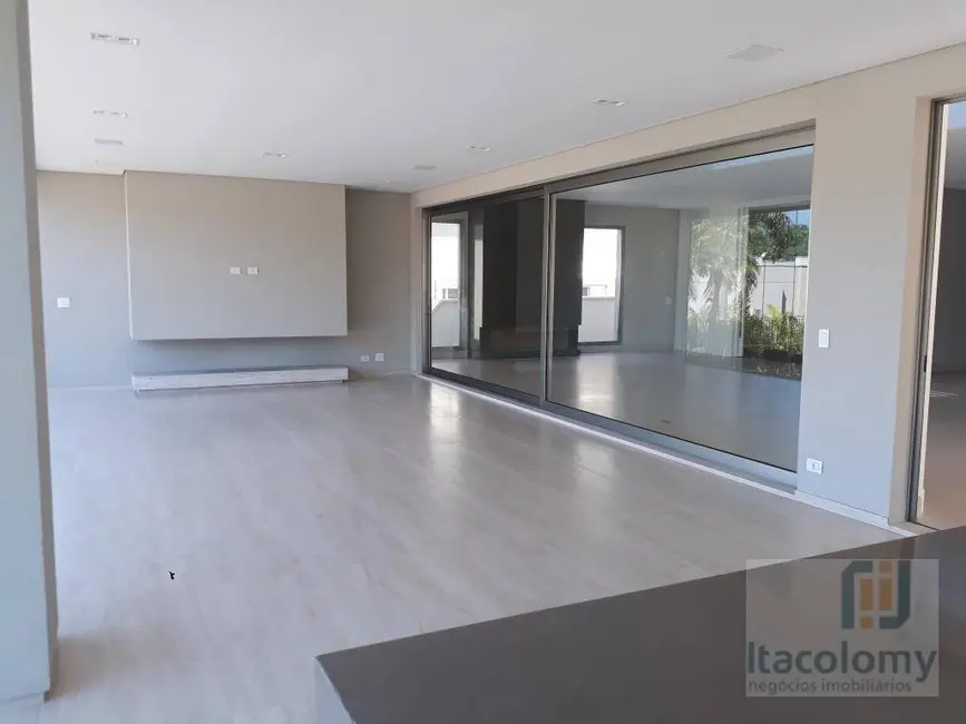 Casa de Condomínio com 5 quartos à venda, 870m2 em Santana De Parnaiba - SP - imagem 9 Foto 9 de Casa de Condomínio com 5 quartos à venda, 870m2 em Santana De Parnaiba - SP