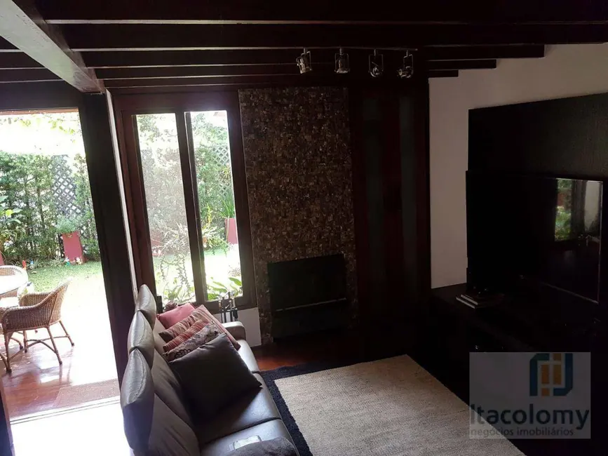 Casa de Condomínio com 3 quartos à venda, 200m2 em Santana De Parnaiba - SP - imagem 5 Foto 5 de Casa de Condomínio com 3 quartos à venda, 200m2 em Santana De Parnaiba - SP