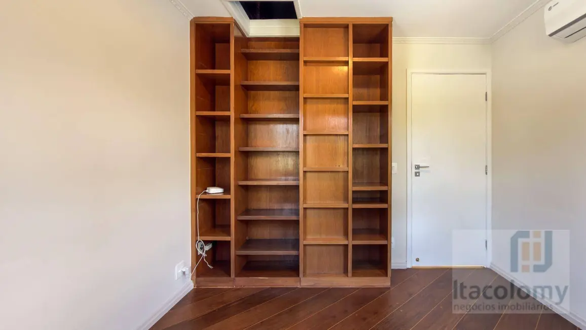 Foto 5 de Casa de Condomínio com 4 quartos para alugar, 1479m2 em Santana De Parnaiba - SP