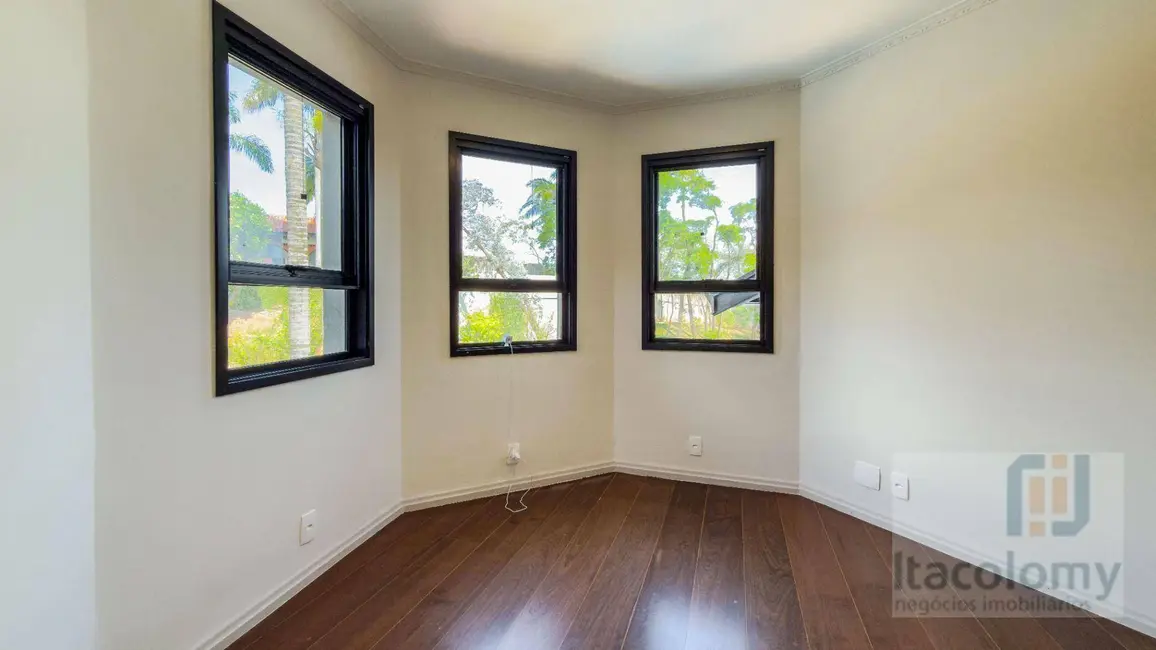 Foto 4 de Casa de Condomínio com 4 quartos para alugar, 1479m2 em Santana De Parnaiba - SP