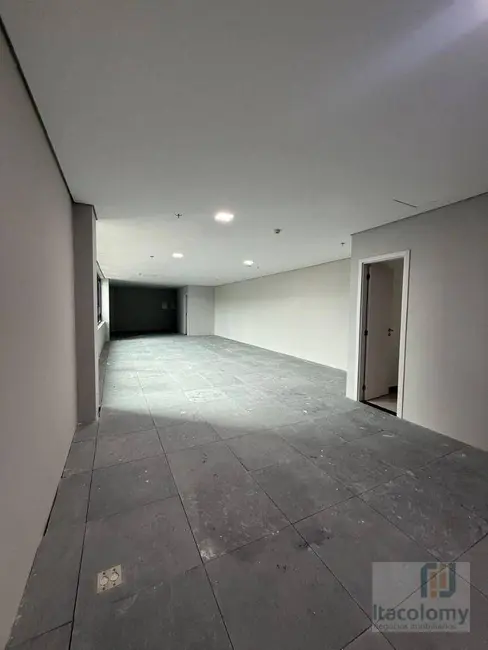 Sala Comercial para alugar, 103m2 em Alphaville Industrial, Barueri - SP - imagem 2 Foto 2 de Sala Comercial para alugar, 103m2 em Alphaville Industrial, Barueri - SP