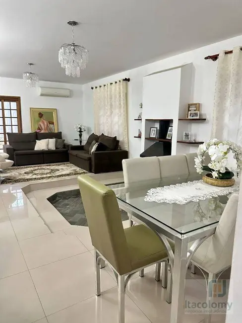 Foto 3 de Casa de Condomínio com 4 quartos à venda, 385m2 em Santana De Parnaiba - SP