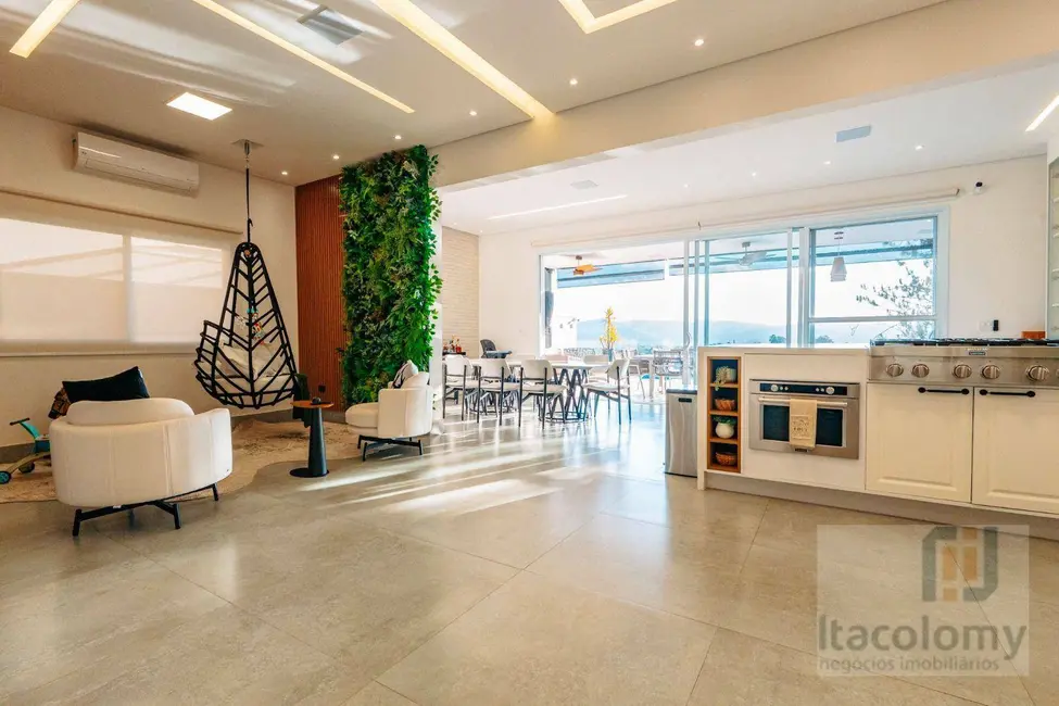 Foto 3 de Casa de Condomínio com 4 quartos à venda, 360m2 em Santana De Parnaiba - SP