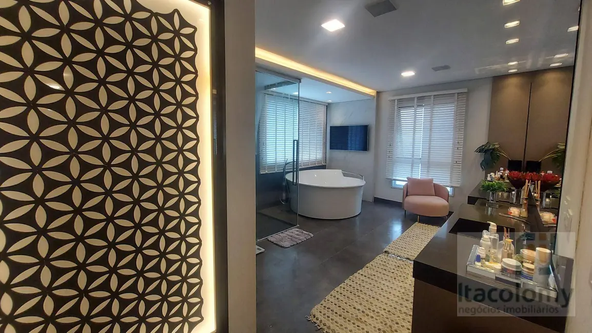 Foto 3 de Casa de Condomínio com 4 quartos à venda, 1960m2 em Residencial Tamboré, Barueri - SP