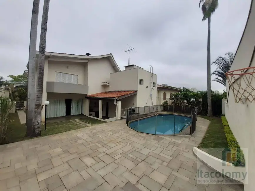 Casa de Condomínio com 5 quartos para alugar, 560m2 em Barueri - SP - imagem 2 Foto 2 de Casa de Condomínio com 5 quartos para alugar, 560m2 em Barueri - SP