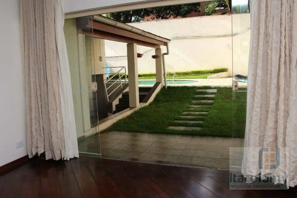 Casa de Condomínio com 5 quartos para alugar, 560m2 em Barueri - SP - imagem 6 Foto 6 de Casa de Condomínio com 5 quartos para alugar, 560m2 em Barueri - SP