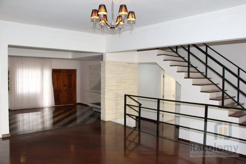 Casa de Condomínio com 5 quartos para alugar, 560m2 em Barueri - SP - imagem 5 Foto 5 de Casa de Condomínio com 5 quartos para alugar, 560m2 em Barueri - SP