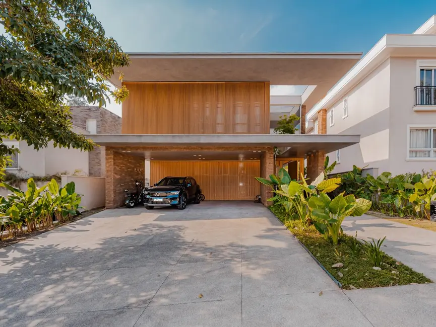 Casa de Condomínio com 4 quartos à venda, 583m2 em Tamboré, Santana De Parnaiba - SP - imagem 1 Foto 1 de Casa de Condomínio com 4 quartos à venda, 583m2 em Tamboré, Santana De Parnaiba - SP