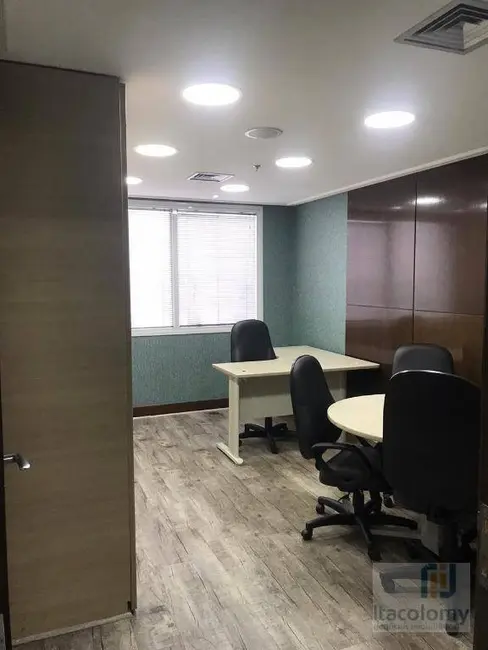 Sala Comercial à venda e para alugar, 106m2 em Alphaville Industrial, Barueri - SP - imagem 7 Foto 7 de Sala Comercial à venda e para alugar, 106m2 em Alphaville Industrial, Barueri - SP