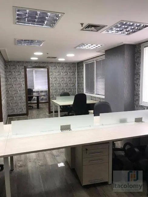 Sala Comercial à venda e para alugar, 106m2 em Alphaville Industrial, Barueri - SP - imagem 1 Foto 1 de Sala Comercial à venda e para alugar, 106m2 em Alphaville Industrial, Barueri - SP