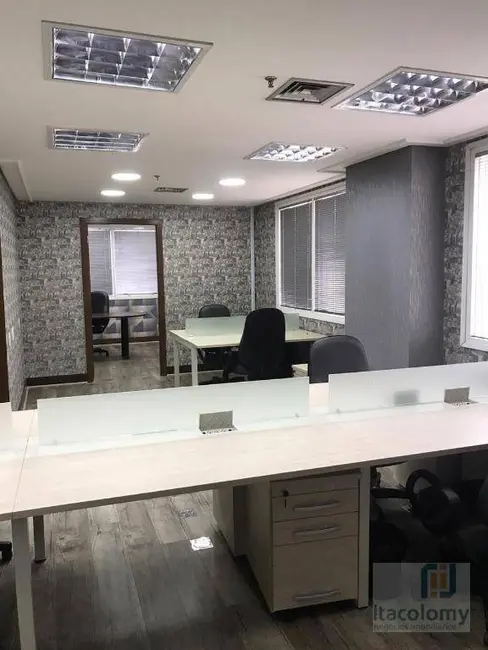 Sala Comercial à venda e para alugar, 106m2 em Alphaville Industrial, Barueri - SP - imagem 1 Foto 1 de Sala Comercial à venda e para alugar, 106m2 em Alphaville Industrial, Barueri - SP