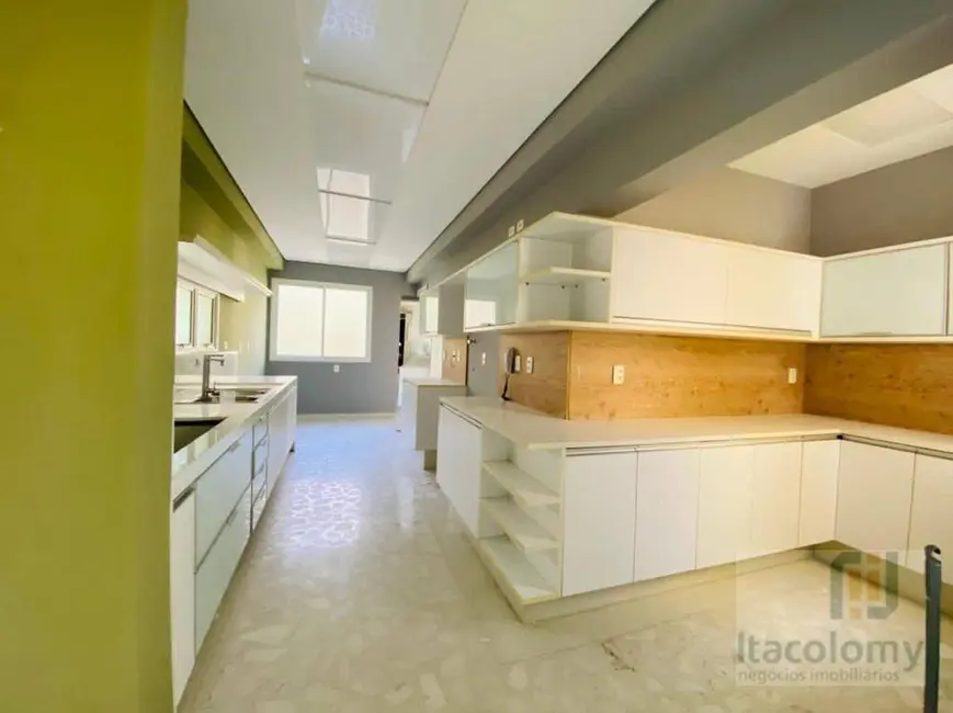 Apartamento com 3 quartos para alugar, 201m2 em Tamboré, Barueri - SP - imagem 8 Foto 8 de Apartamento com 3 quartos para alugar, 201m2 em Tamboré, Barueri - SP