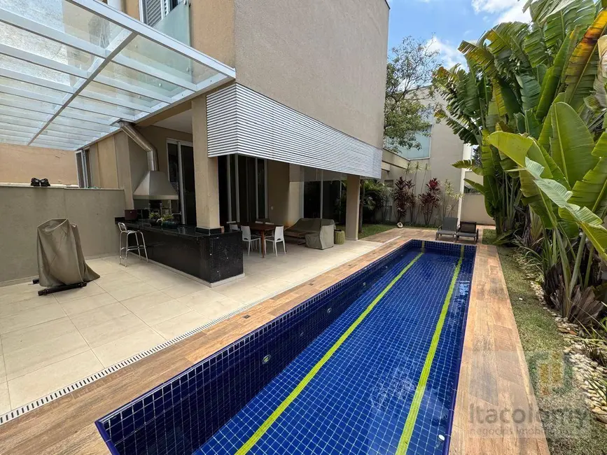 Casa de Condomínio com 3 quartos à venda, 583m2 em Barueri - SP - imagem 2 Foto 2 de Casa de Condomínio com 3 quartos à venda, 583m2 em Barueri - SP