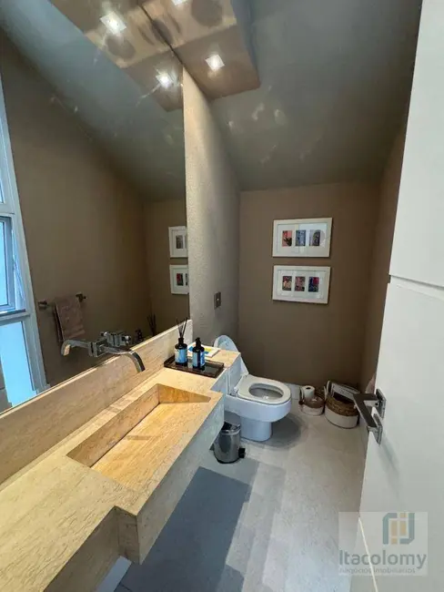 Casa de Condomínio com 3 quartos à venda, 583m2 em Barueri - SP - imagem 3 Foto 3 de Casa de Condomínio com 3 quartos à venda, 583m2 em Barueri - SP