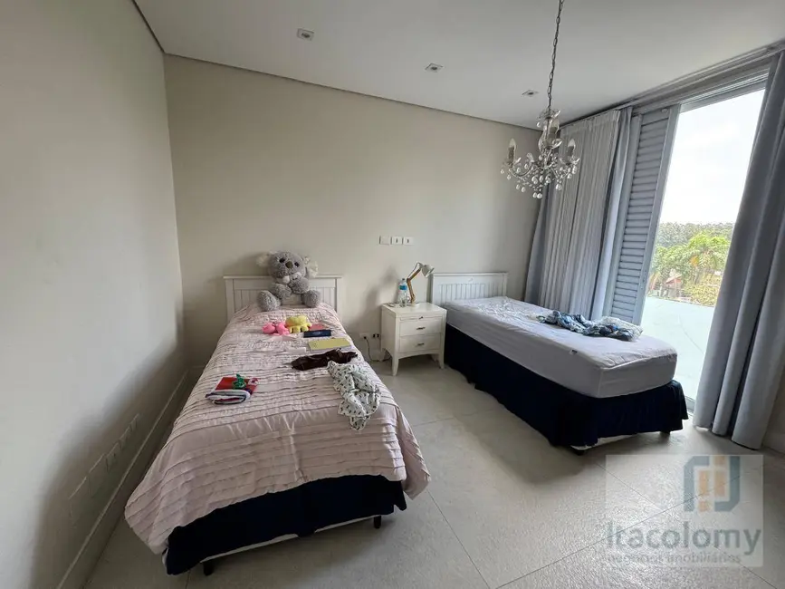 Casa de Condomínio com 3 quartos à venda, 583m2 em Barueri - SP - imagem 9 Foto 9 de Casa de Condomínio com 3 quartos à venda, 583m2 em Barueri - SP
