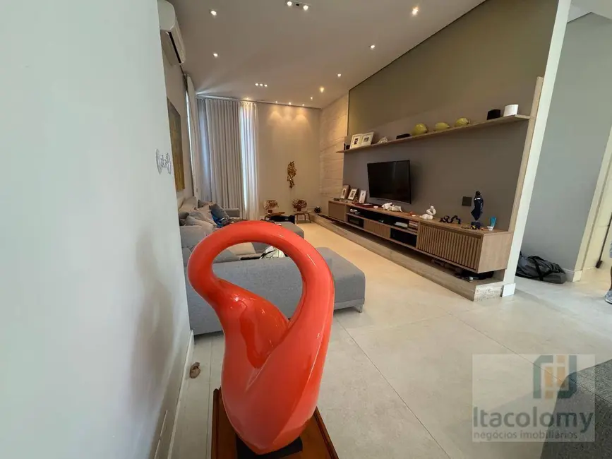 Casa de Condomínio com 3 quartos à venda, 583m2 em Barueri - SP - imagem 4 Foto 4 de Casa de Condomínio com 3 quartos à venda, 583m2 em Barueri - SP