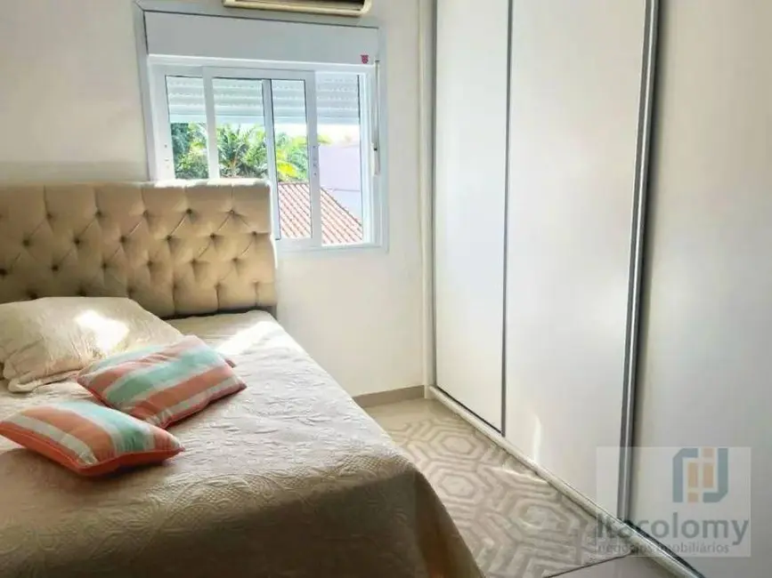 Foto 8 de Casa de Condomínio com 4 quartos à venda, 300m2 em Santana De Parnaiba - SP