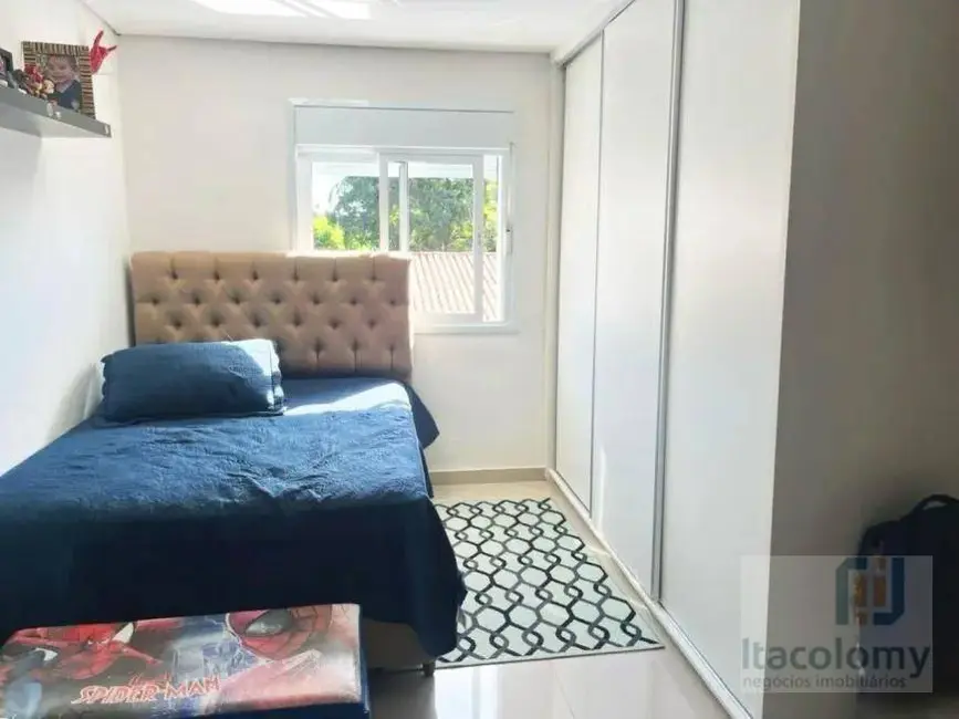 Foto 9 de Casa de Condomínio com 4 quartos à venda, 300m2 em Santana De Parnaiba - SP