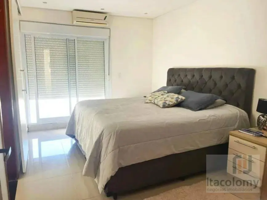 Foto 6 de Casa de Condomínio com 4 quartos à venda, 300m2 em Santana De Parnaiba - SP