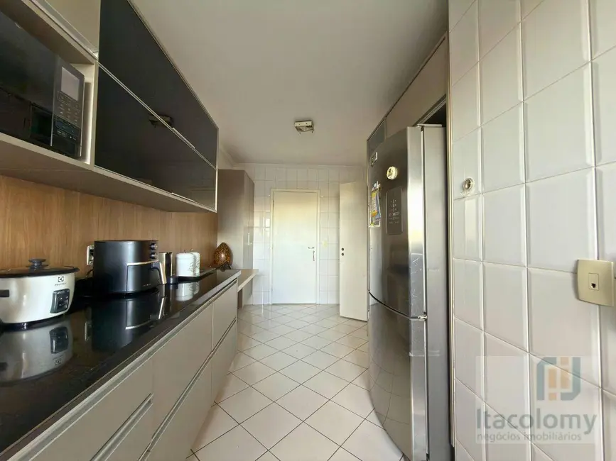 Apartamento com 3 quartos à venda, 278m2 em Alphaville Industrial, Barueri - SP - imagem 7 Foto 7 de Apartamento com 3 quartos à venda, 278m2 em Alphaville Industrial, Barueri - SP